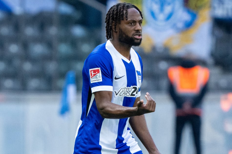 Deyovaisio Zeefuik (27) bleibt Hertha zwei Jahre erhalten.