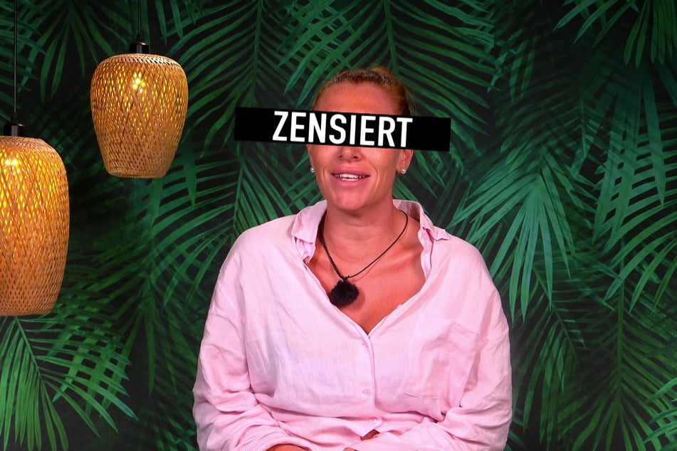 Für den Rest der Folge ist Georgina Fleur (35) nur noch mit Balken im Gesicht zu sehen.