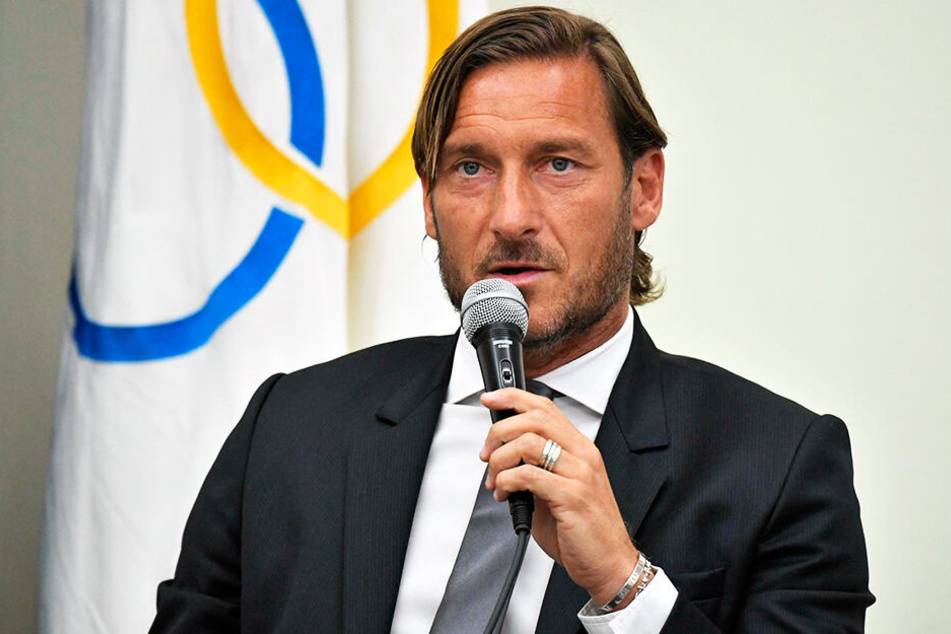 Francesco Totti hört nach insgesamt 30 Jahren bei "seinem" AS Rom auf.