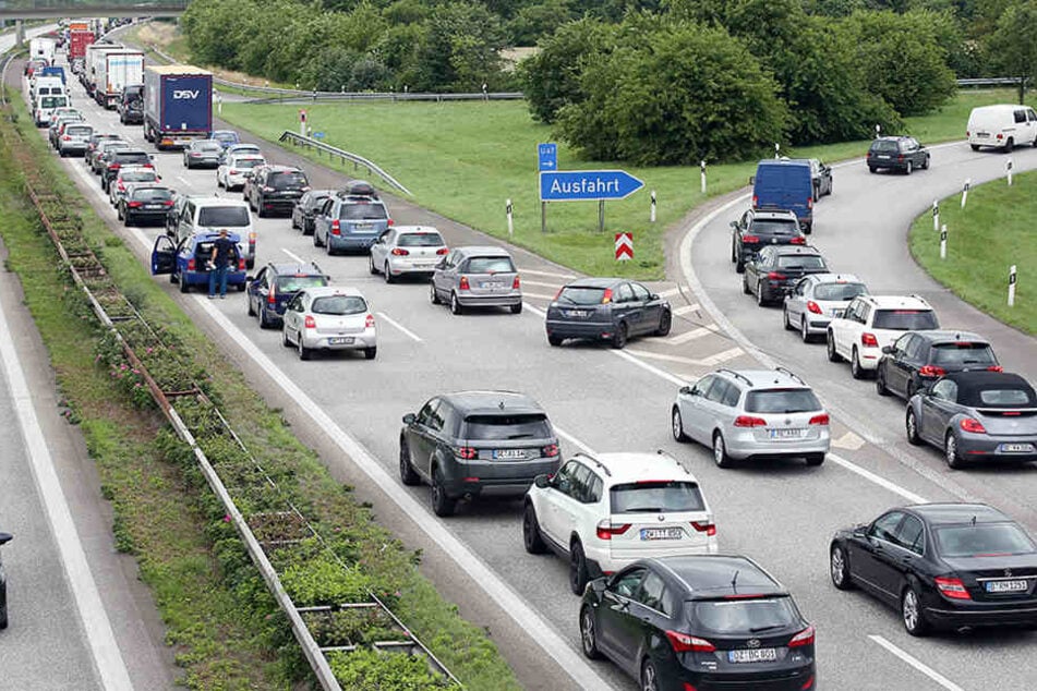 Nichts geht mehr auf der A 14. Wie lange die Sperrung bestehen wird, ist bislang noch nicht klar. (Symbolbild)