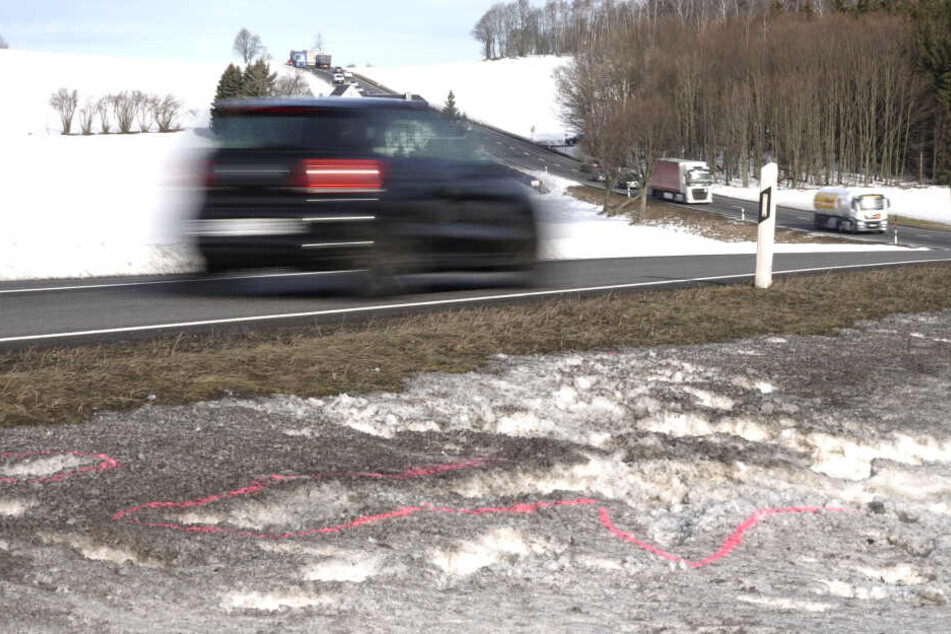 Der tragische Unfall ereignete sich in der Nacht zum 14. Februar dieses Jahres auf der B 174.
