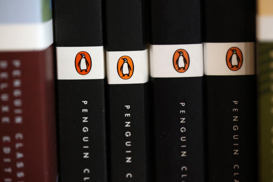The US Department of Justice is suing Penguin Random House and Simon &amp; Schuster to block the companies from completing a merger valued at $2.18 billion.