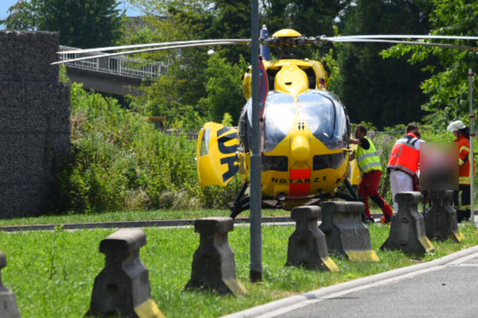 Rettungshubschrauber im Einsatz nach heftigen Unfall.