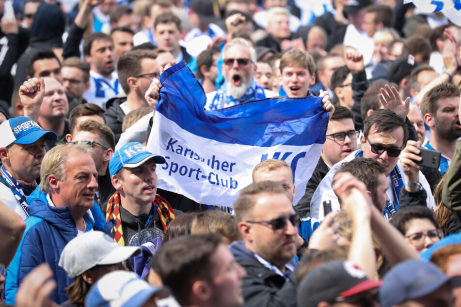 Der Karlsruher SC will 450 Zuschauer für die DFB-Pokal-Partie gegen den 1. FC Union Berlin im Stadion zulassen.
