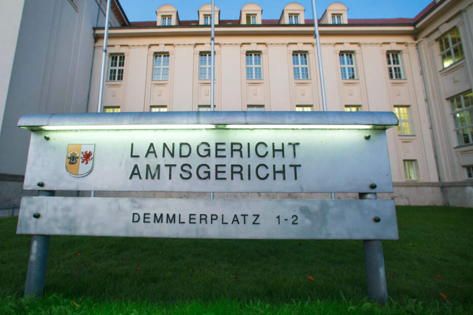 Blick auf das Gebäude des Schweriner Landgerichts.