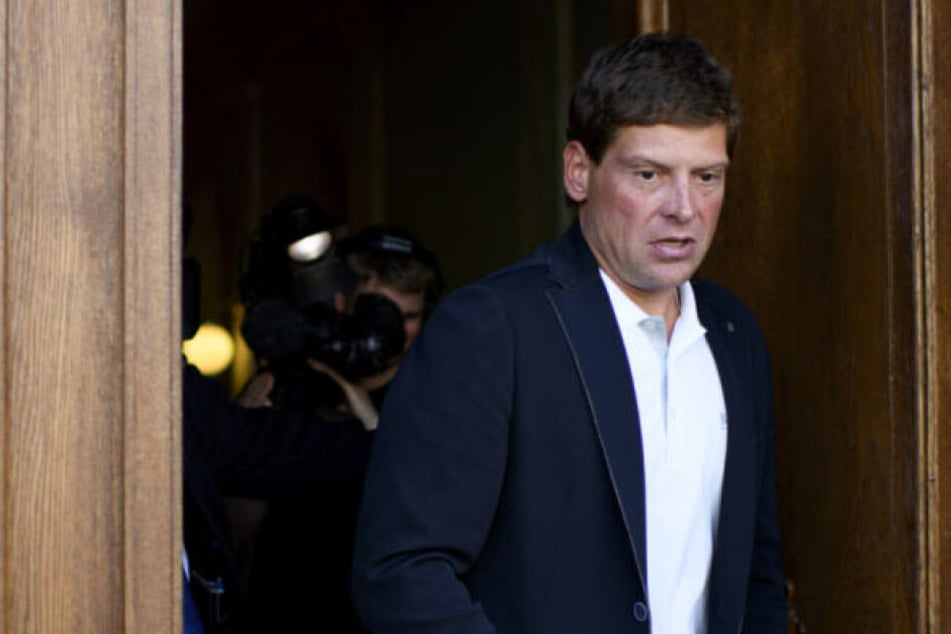 Die Hamburger Staatsanwaltschaft hat Ermittlungen gegen Ex-Radprofi Jan Ullrich vorläufig eingestellt.