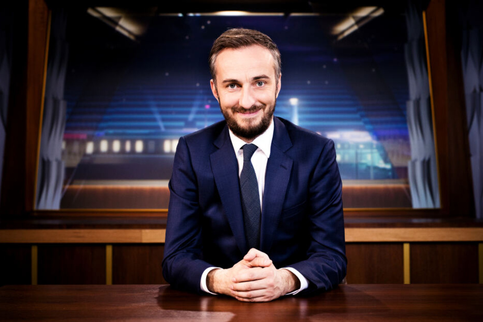 Jan Böhmermann im "Neo Magazin Royale"-Studio. Ab Herbst 2020 hat er eine neue Show im ZDF.