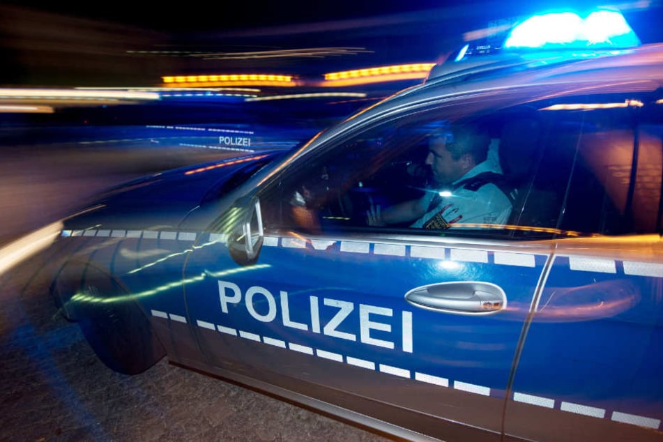 Die Polizei nahm den Betrunkenen fest. (Symbolbild)