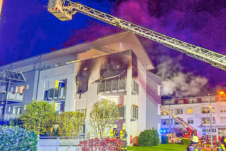 Brand in Offenburger Wohnheim: Mehrere Senioren aus Gebäude gerettet!