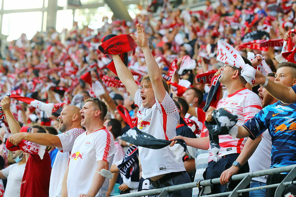 Tolle Atmosphäre: Beim Spitzenspiel des 4. Spieltags waren 34.000 Fans in der Red Bull Arena.