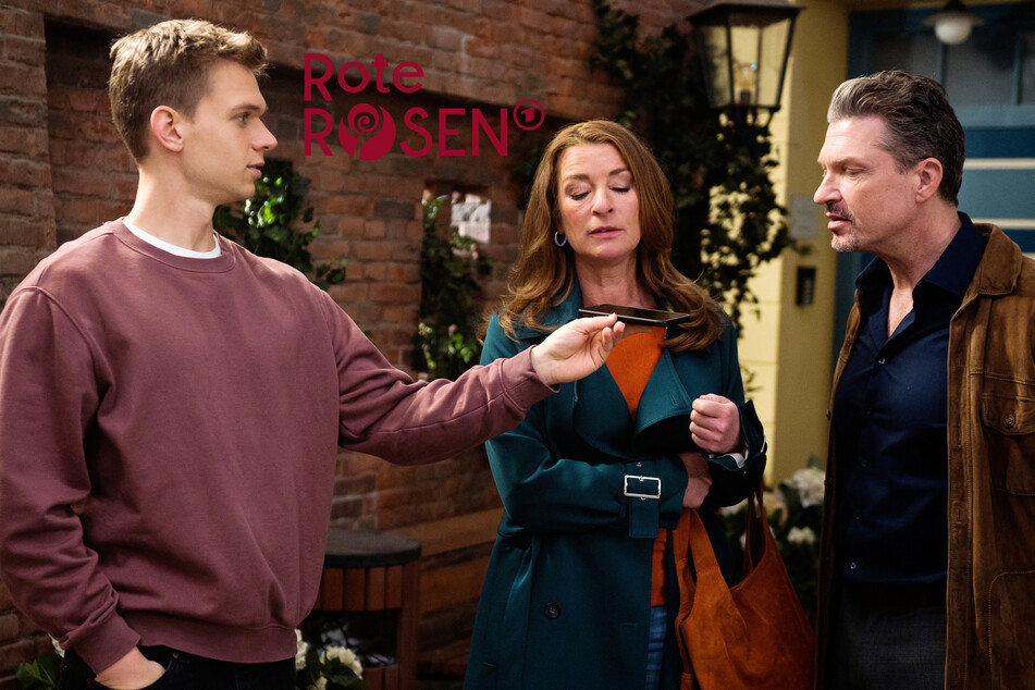 Rote Rosen: "Rote Rosen": Ralf will mit Carla zusammenziehen, doch dann bereut er seine Entscheidung