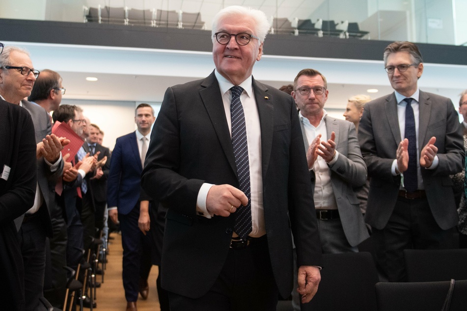 Bundespräsident Frank-Walter Steinmeier besucht im Zwickauer Rathaus eine Diskussionsrunde zum Thema "Gemeinsam gegen Hass und Gewalt – Kommunalpolitiker nicht allein lassen!"