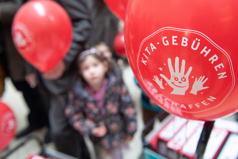 Die Fraktion Thüringer-Linken will die Kita-Gebühren für alle Drei- bis Sechsjährigen abschaffen. Doch das Vorhaben ist mit erheblichen finanziellen Aufwand verbunden. (Archivbild)