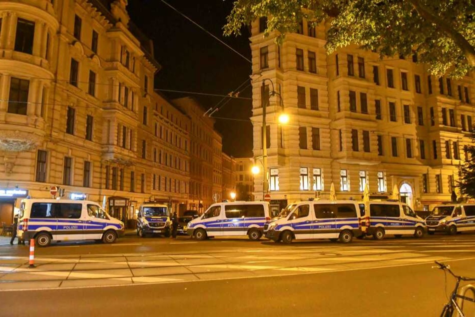 Die Polizei war mit einem Großaufgebot vor Ort.