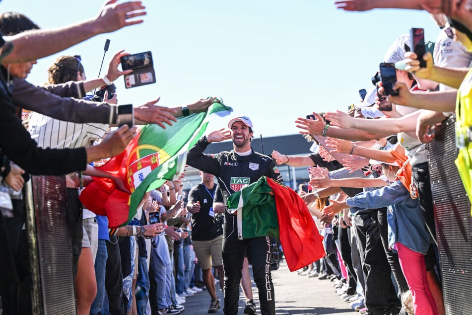 Das Formel E Fan Village bietet den ganzen Tag über vielfältiges Entertainment, tolle Aktionen und Innovationen für die ganze Familie.