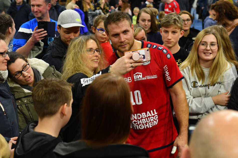 Beliebtes Fotomotiv nach dem Spiel: Der ehemalige Weltmeister Michael "Mimi" Kraus.