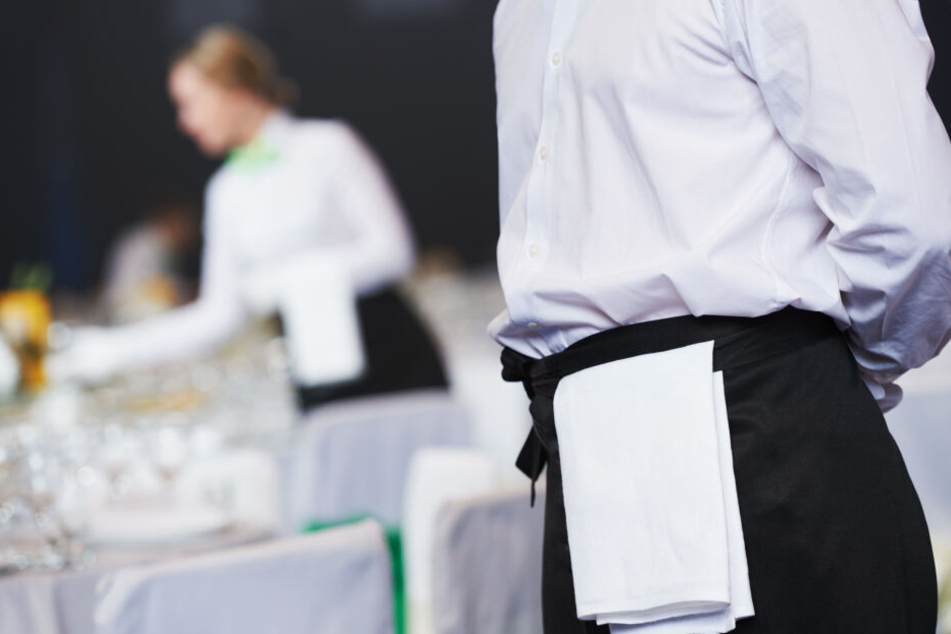 Leipzigs Gastro-Mitarbeiter sollen 2018 insgesamt 281.000 Überstunden geleistet haben. (Symbolbild)