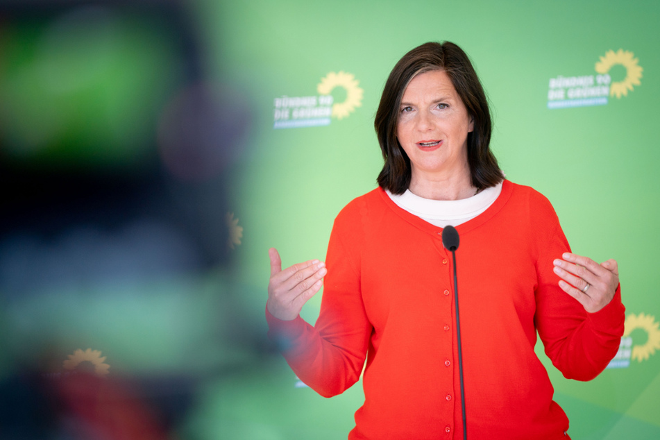 Katrin Göring-Eckardt (55) ist Fraktionsvorsitzende von Bündnis 90/Die Grünen und gehört zu den bekanntesten Persönlichkeiten der Partei.