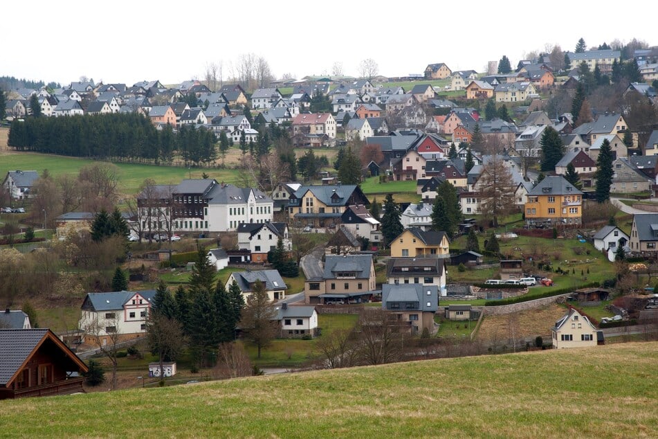 In Breitenbrunn im Erzgebirge geht in dieser Woche eine Anlage in Betrieb, mit der Gewässer von Altlasten befreit werden sollen. (Archivbild)