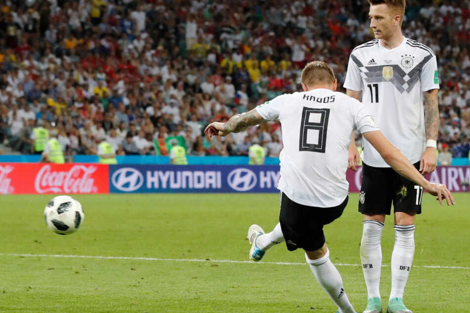 Toni Kroos und Co. müssen sich im Falle eines Achtelfinaleinzugs umgewöhnen.