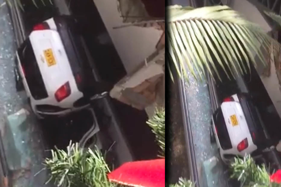 Das Auto stürzte auf eine Rolltreppe.
