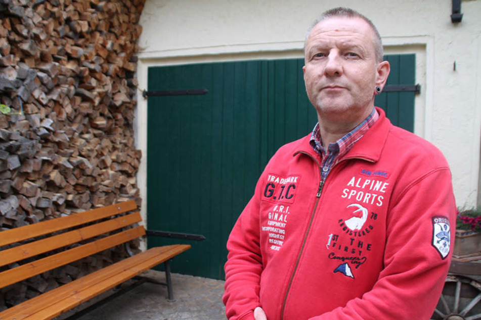 Frank Walther (52) aus Hoyerswerda ärgert sich über die
Angehörigen-Verständigung der Behörden.