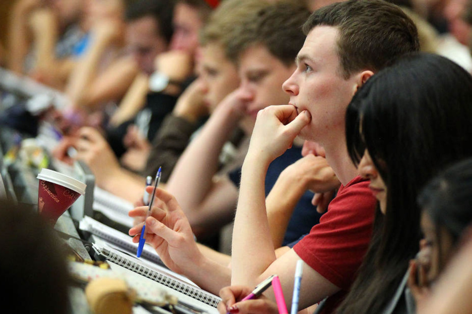Alles fing damit an, dass 37 Studenten mitten in der Prüfung den Saal verließen. (Symbolbild)