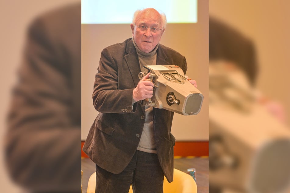 2025 übergab Ernst Hirsch seine Film- und Kamerasammlung an SLUB und Technische Sammlungen.
