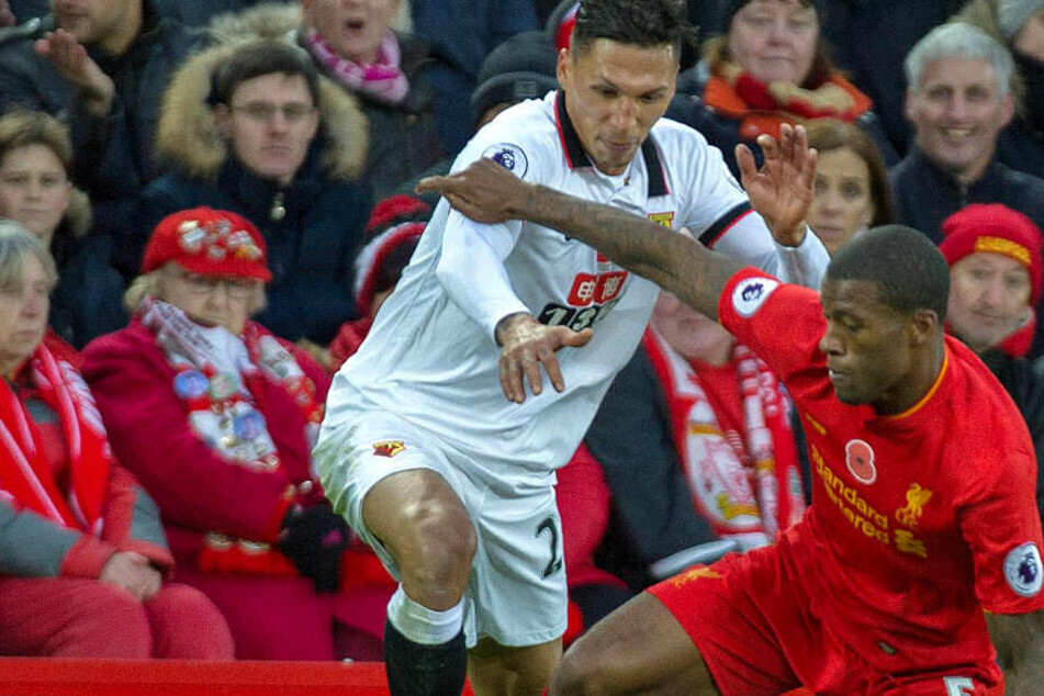 José Holebas (l.) vom FC Watford hat deutliche Kritik an der Fußball-Bundesliga geübt.