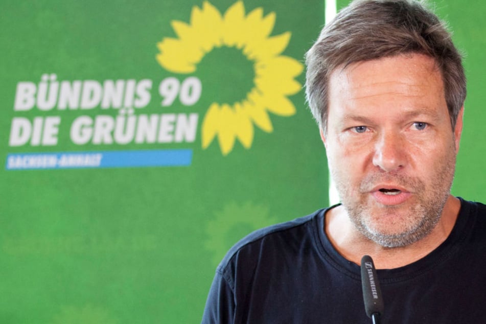 Habeck bezeichnet den Asylstreit und dessen Ausgang als "hanebüchen".