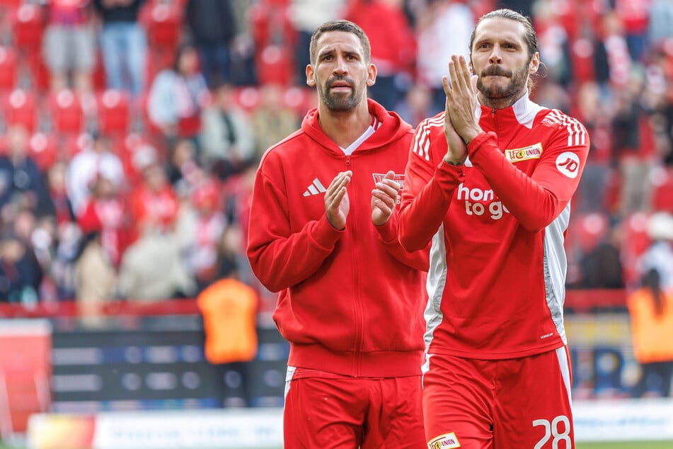 Union-Kapitän Christoper Trimmel (38, r.) wird in der neuen Saison mit einem neuen Hauptsponsor auf der Brust auflaufen.