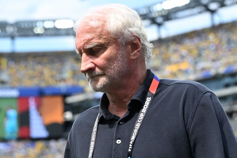 Zeigte sich entspannt vor der Partie: DFB-Boss Rudi Völler (66).