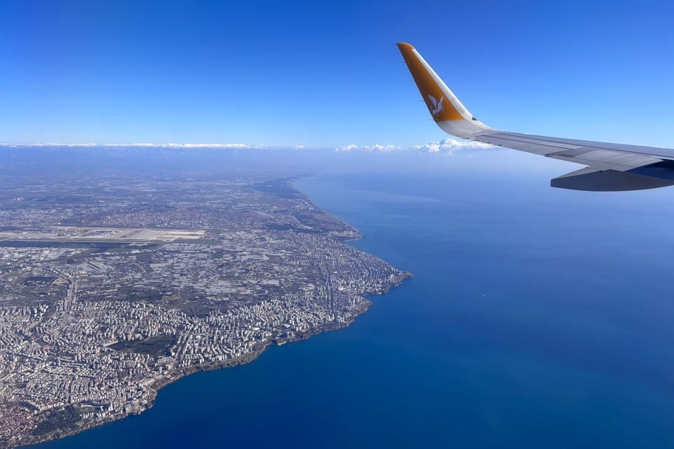 Bester Blick auf den Airport Antalya beim Landeanflug.