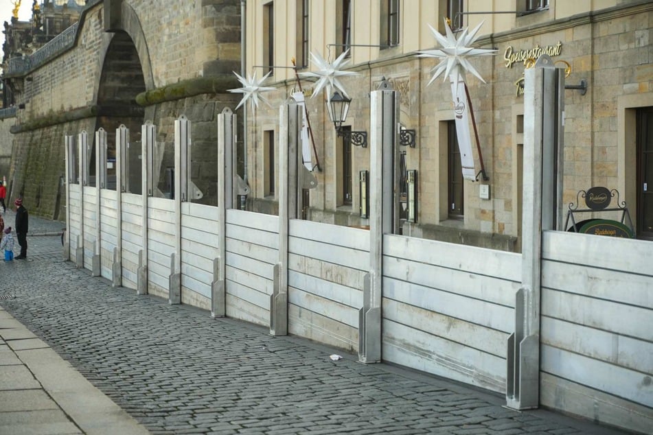 Flutschutz-Tore sollen die historische Dresdner Altstadt vor dem Hochwasser schützen.
