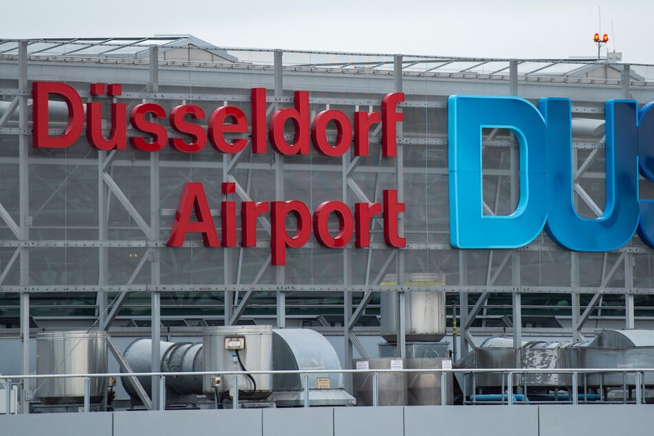 Eurowings-Flieger fängt an zu Rauchen: Mehr als 140 Passagiere evakuiert
