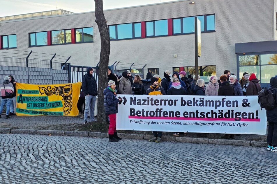 Vor dem Oberlandesgericht Dresden wurde protestiert.