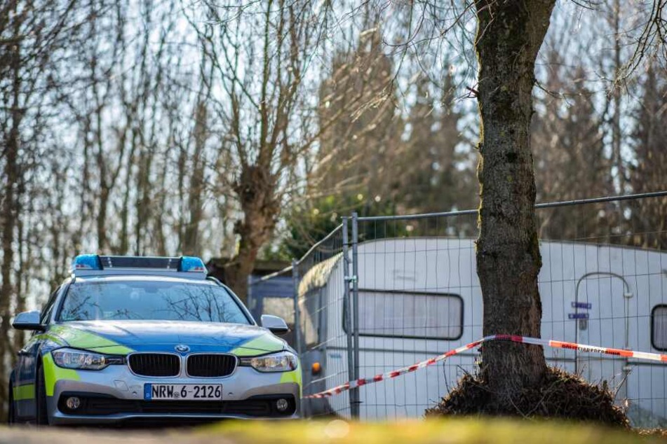 Wieder sucht die Polizei nach den fehlenden Beweisstücken.