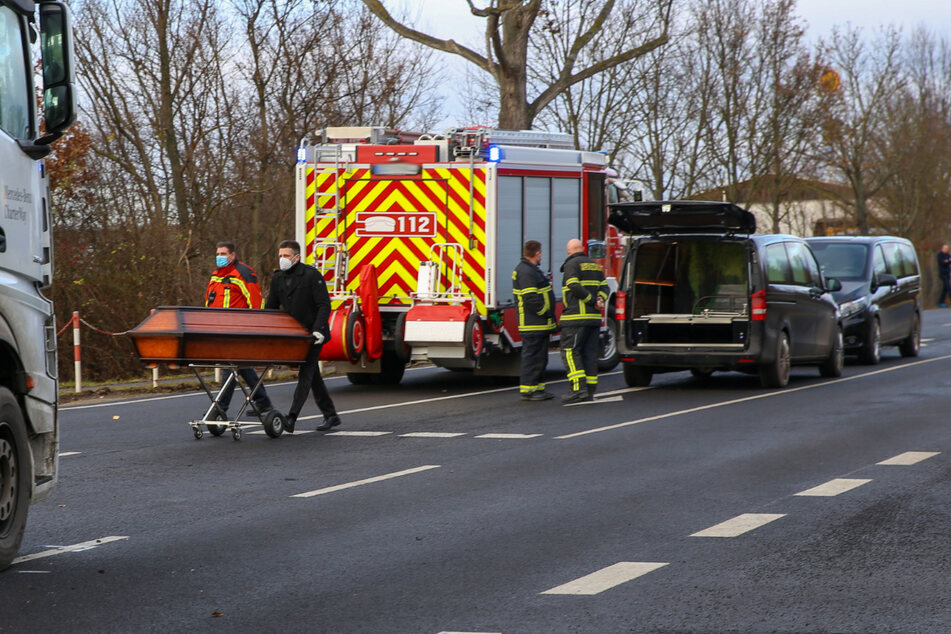 Ein dramatischer Unfall spielte sich am Mittwochmorgen im Landkreis Gotha ab. Eine Person starb nach einer Kollision mit einem Lkw.