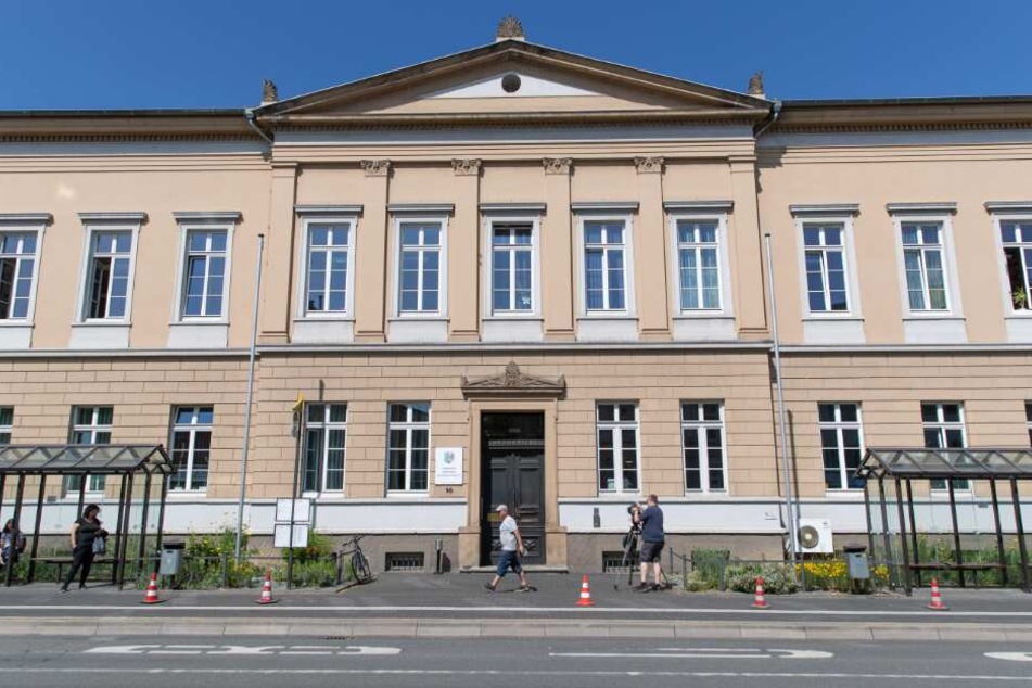 Vor dem Detmolder Landgericht muss sich das Ehepaar demnächst verantworten.