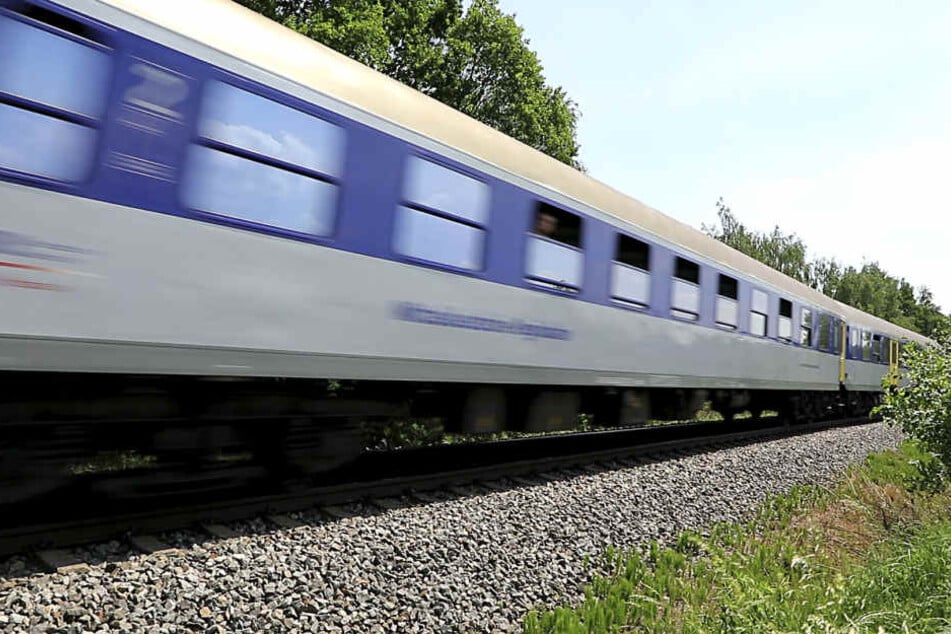 Bis zum 6. Mai wird auf der Strecke gebaut, teilte die MRB mit. (Symbolbild)