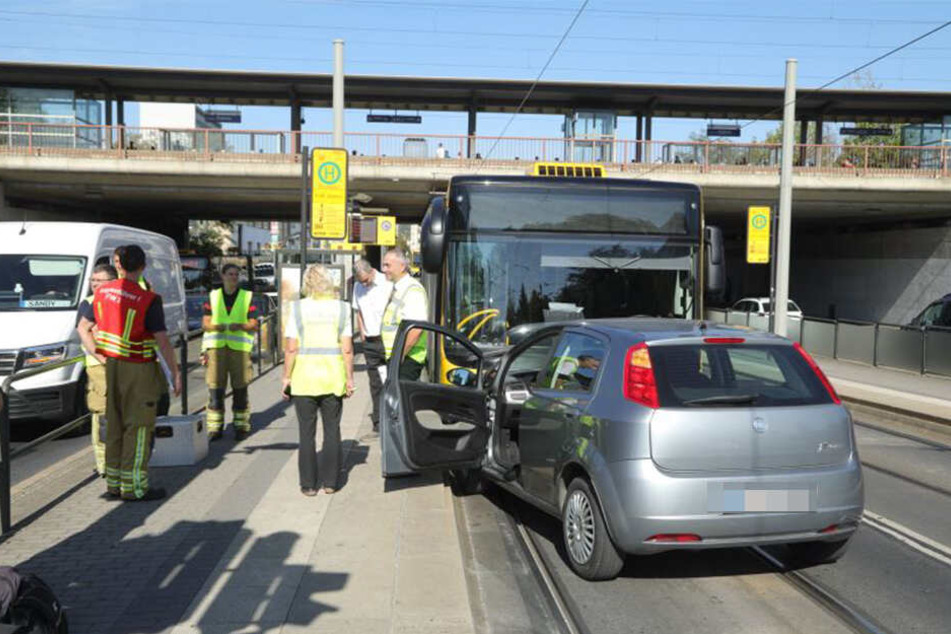 Der Straßenbahnverkehr der Linie 1 kam erst einmal zum Erliegen.