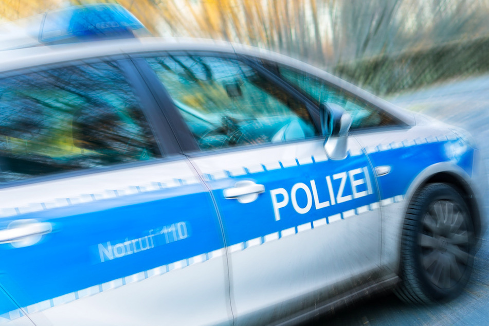 Mehrere Polizeistreifen verfolgten den Rasen durch München. (Symbolbild)