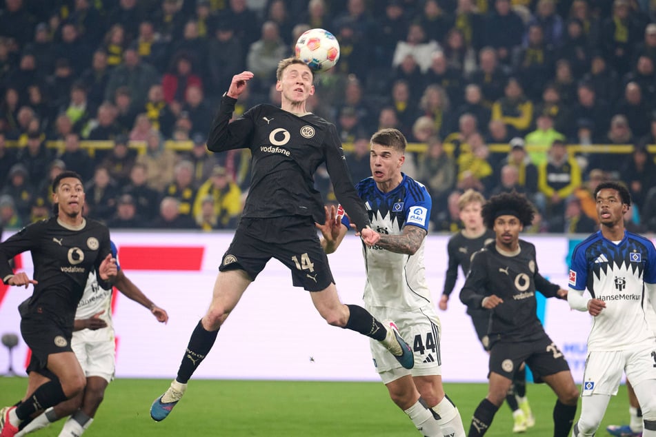 Die Rothosen starten bei Borussia Dortmund in die neue Bundesliga-Saison.