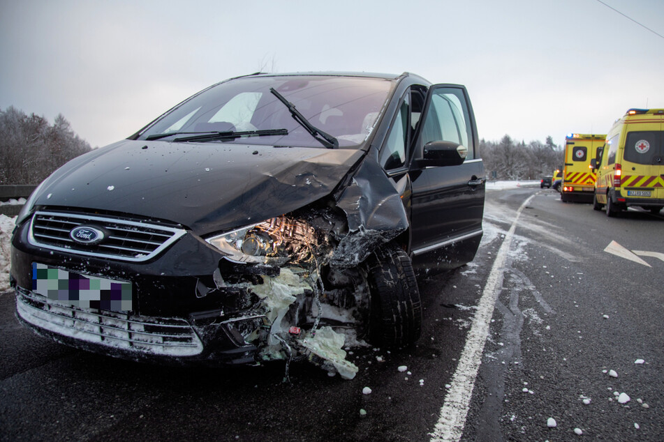 Gegen 16.30 knallte der Ford seitlich in den Mercedes.