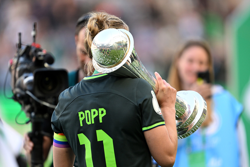 Wolfsburgs Alexandra Popp (32) gewann bereits zum zwölften Mal den DFB-Pokal. Zweimal davon allerdings mit dem FCR 2001 Duisburg.