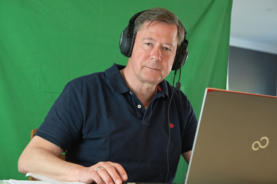 Sprung in ein digitales Zeitalter: Die Hochschule Mittweida hält ihre Vorlesungen online ab. Prof. Andreas Schmalfuß (53) gewinnt mehr und mehr Gefallen an der Online-Lehre.