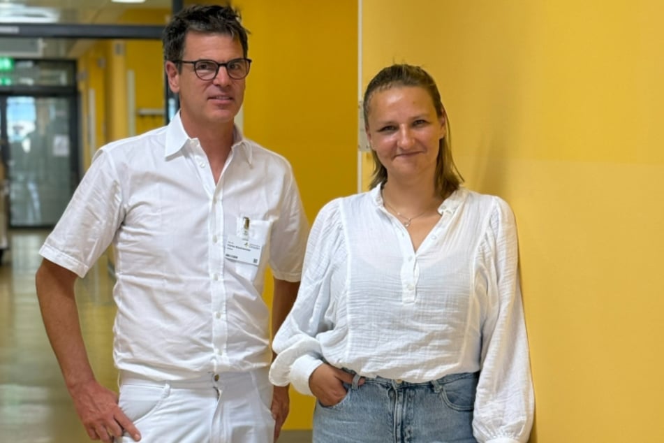 Dr. Florian Stockhammer entfernte bei Franziska Pöche-Hollenberg (42) das Aneurysma mikrochirurgisch.