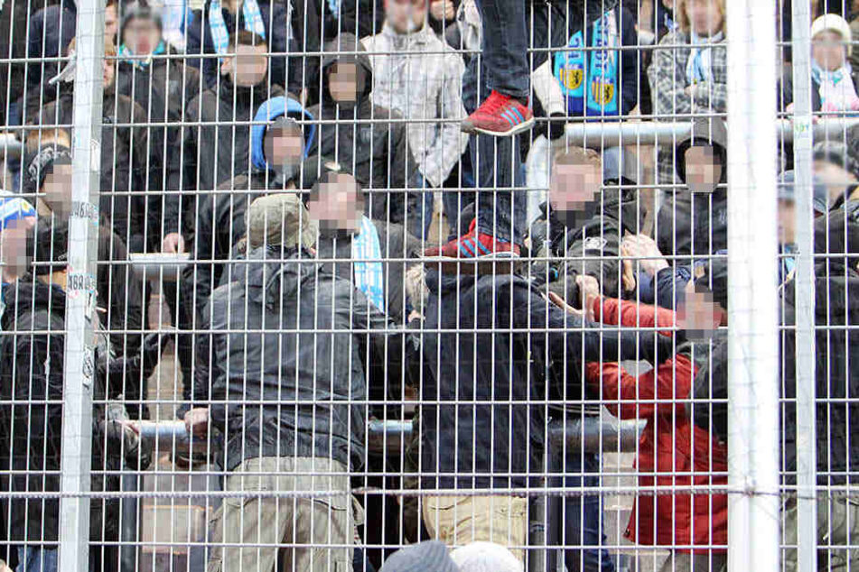 Bei den CFC-Fans war die Stimmung so mies, dass es sogar untereinander Rangeleien gab.