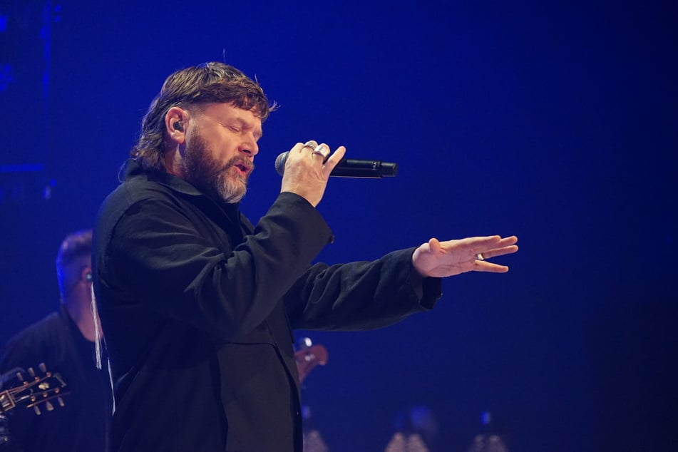 Rea Garvey (52) bei seinem Auftritt im Deutschen Schauspielhaus im Rahmen des Channel-Aid-Charity-Konzerts.