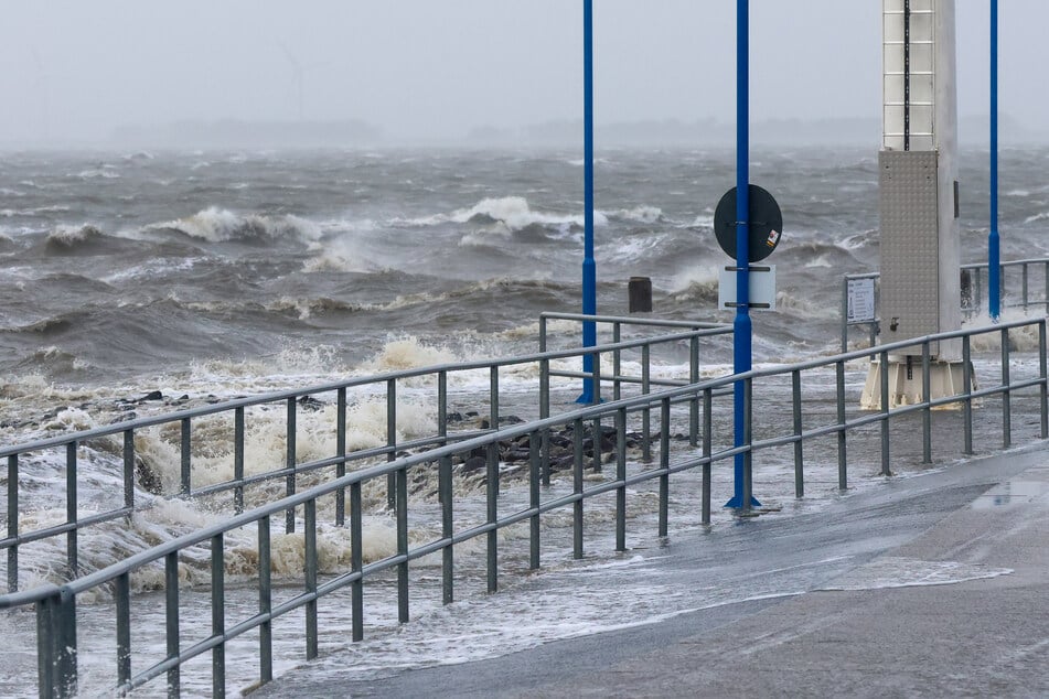 Besonders an der Nordsee kommt es zu heftigen Sturmböen.